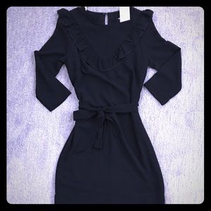 Black dress perfect for dinner or the office !